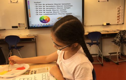 Waalse School Plusklas werkt met primaire en secundaire kleuren