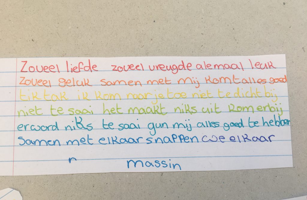 Waarom doen jongens raar handelen na een aansluiting