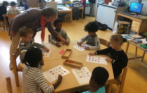 Waalse School Groep 2b leert cijfers herkennen
