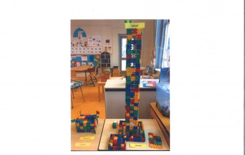 Waalse School Groep 2b leert gebouwen ontwerpen
