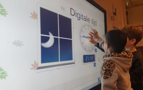 Waalse School Analoge en digitale tijden in groep 4b