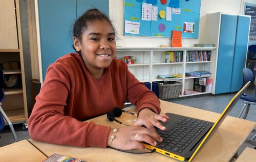 Waalse School Acht vragen over thuiswerken aan Romaysa Stjeward uit 6b!