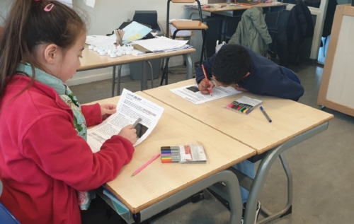Waalse School Groep 4b leert stappenplan toepassen voor Begrijpend lezen