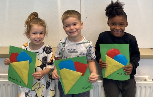 Waalse School Groep 1c leert een ijsje vouwen