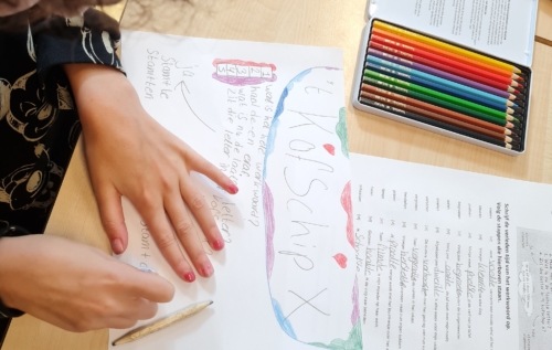 Waalse School Groep 6a leert werkwoorden in de verleden tijd te vervoegen