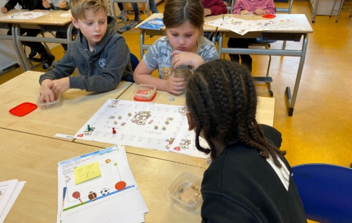 Waalse School Groep 3b leert om splitsingen te maken