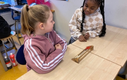 Waalse School Groep 3c leert hoeveelheden vlot herkennen op het rekenrek