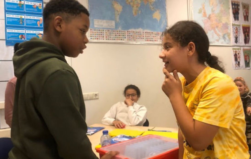 Waalse School Groep 8a leert zich vrij voelen in het tonen van emotie en gevoel