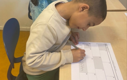 Waalse School Groep 3b leert spellingswoorden schrijven