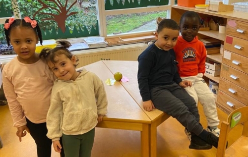 Waalse School Groep 1a leert hoeveelheden aflezen in een staafdiagram
