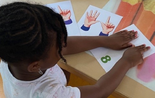 Waalse School Groep 1b leert de buurgetallen t/m 10